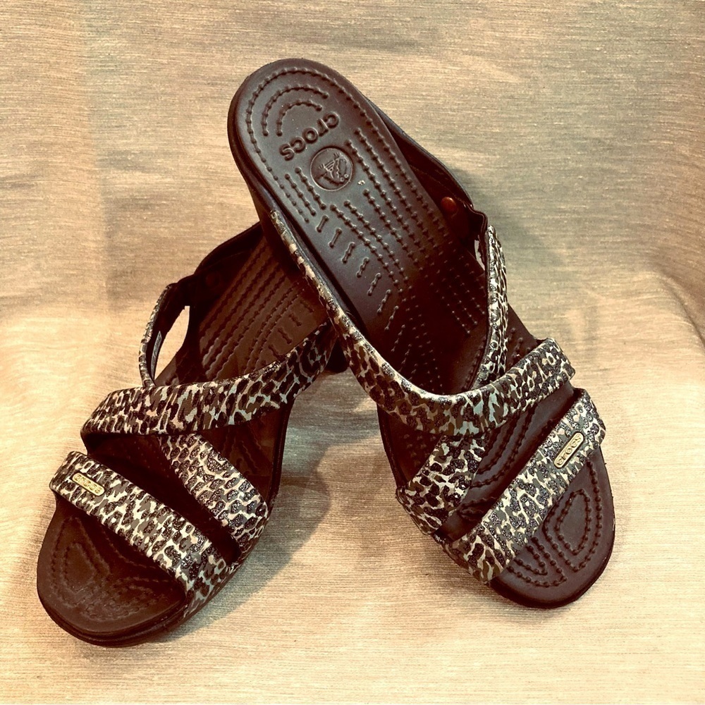 CROCS Sz 9 Sparkly Animal Print Slip On Strappy 4” Heels